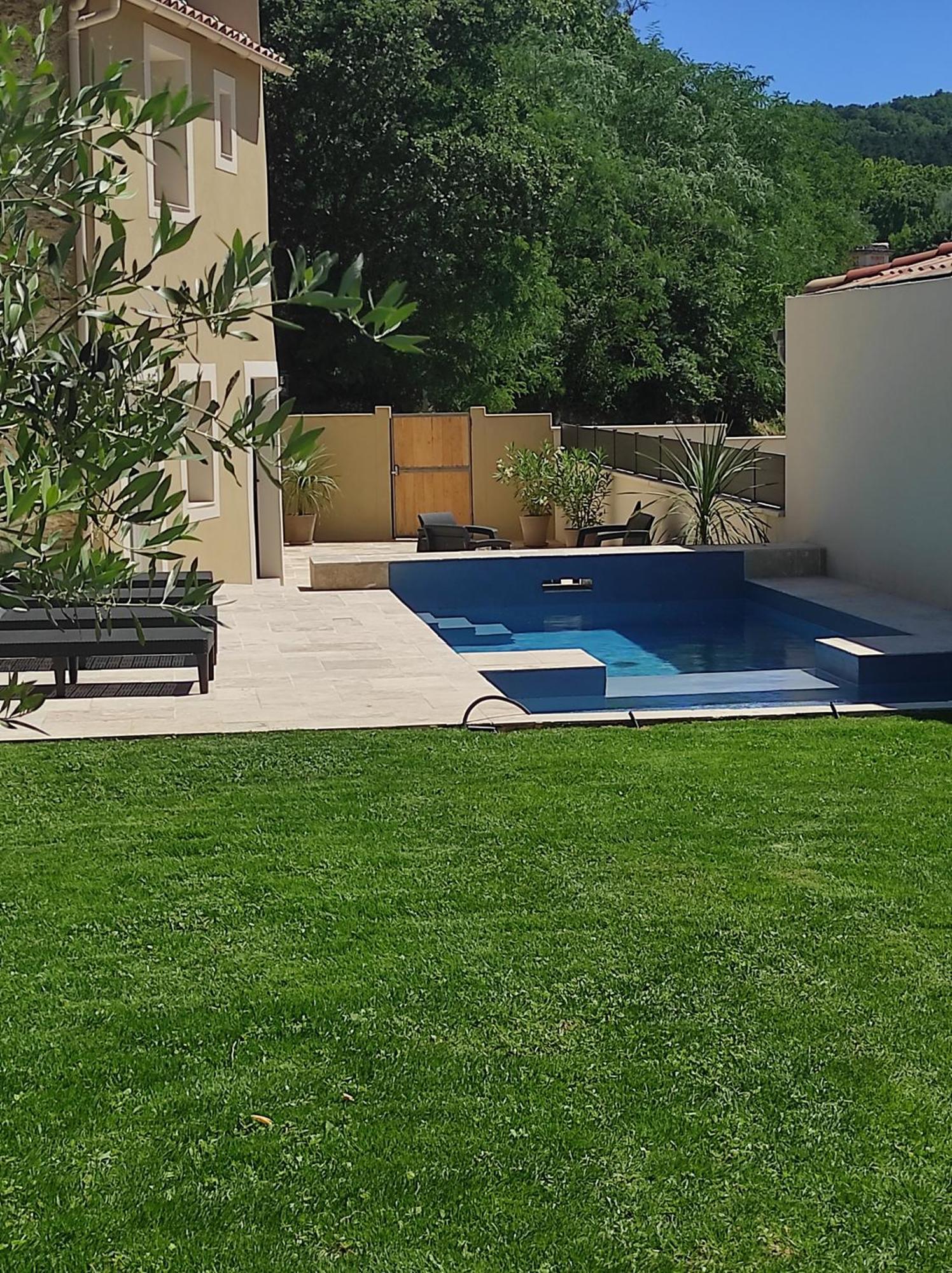Apparts'Hotel La Ferme Du Gros Noyer Malaucène Εξωτερικό φωτογραφία